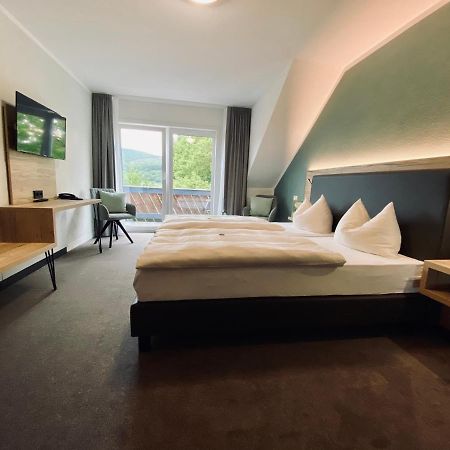 Hotel & Restaurant Kronenhof Am Weser-Radweg オーバーヴェーザー エクステリア 写真