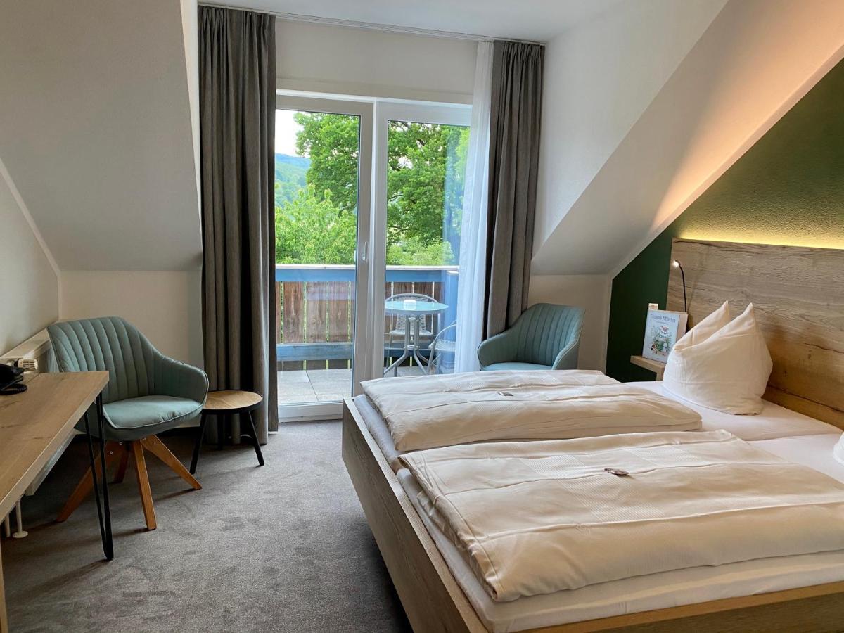 Hotel & Restaurant Kronenhof Am Weser-Radweg オーバーヴェーザー エクステリア 写真