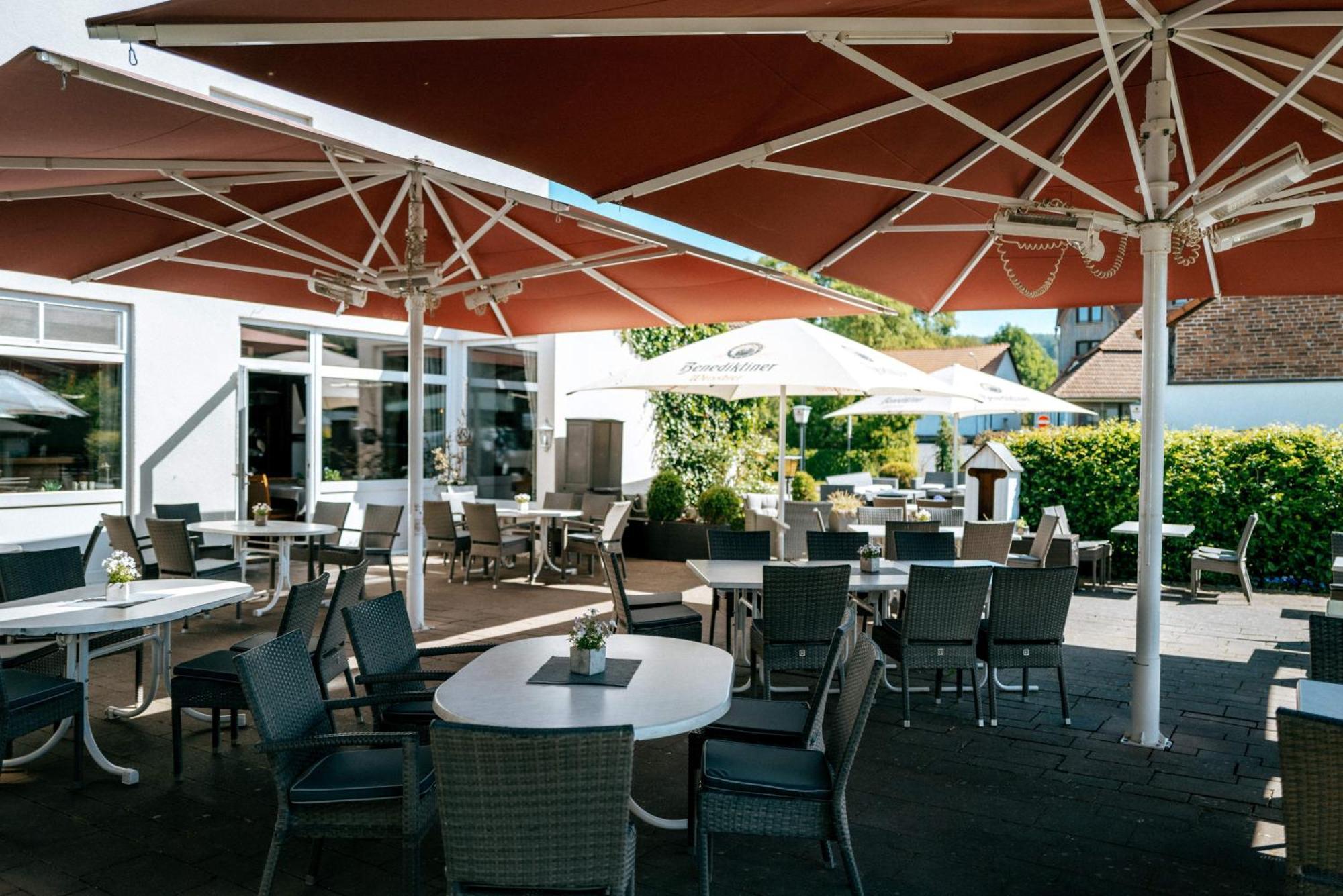 Hotel & Restaurant Kronenhof Am Weser-Radweg オーバーヴェーザー エクステリア 写真