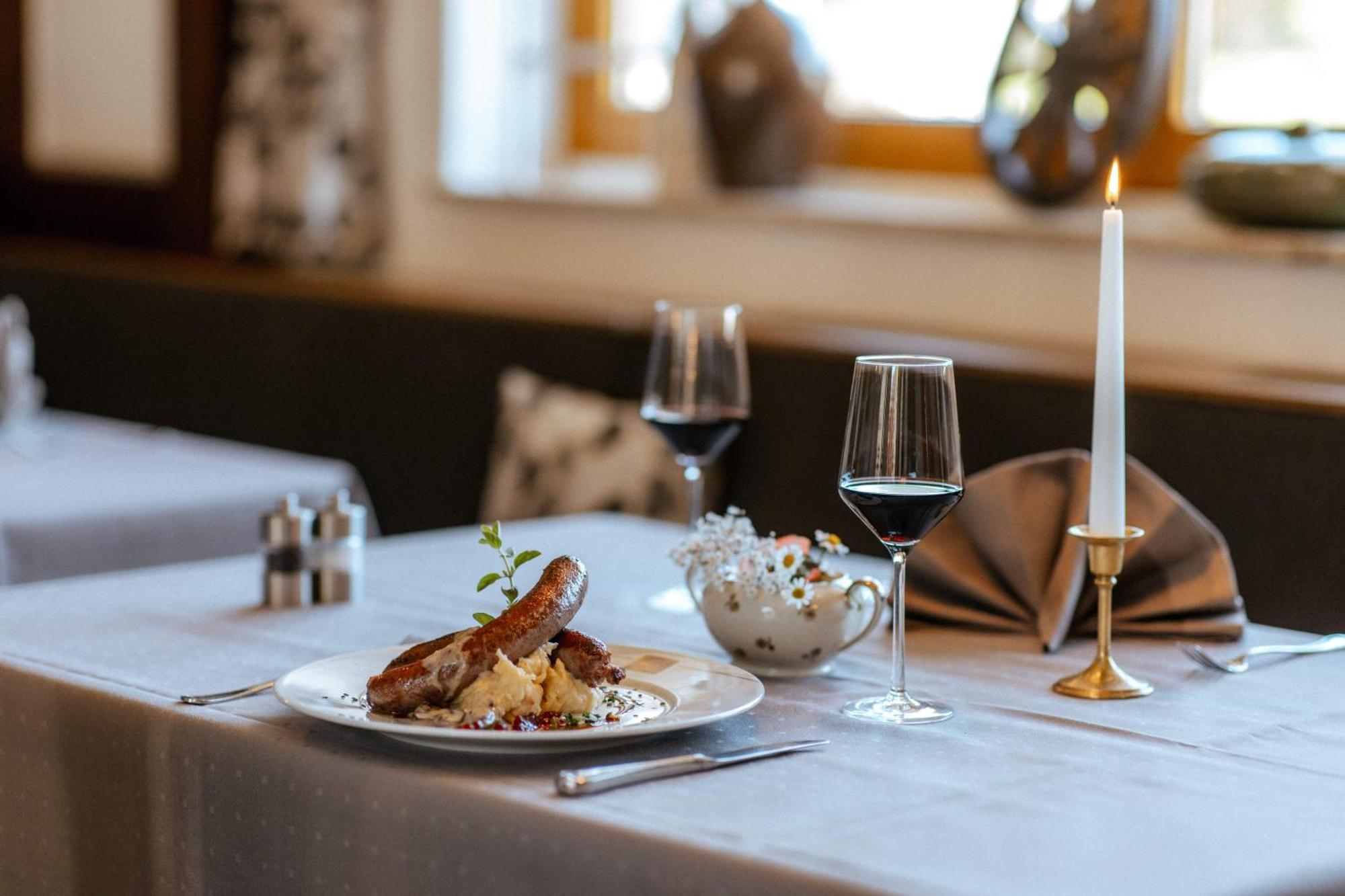 Hotel & Restaurant Kronenhof Am Weser-Radweg オーバーヴェーザー エクステリア 写真