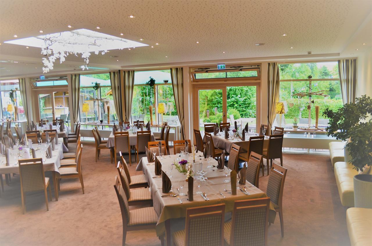 Hotel & Restaurant Kronenhof Am Weser-Radweg オーバーヴェーザー エクステリア 写真